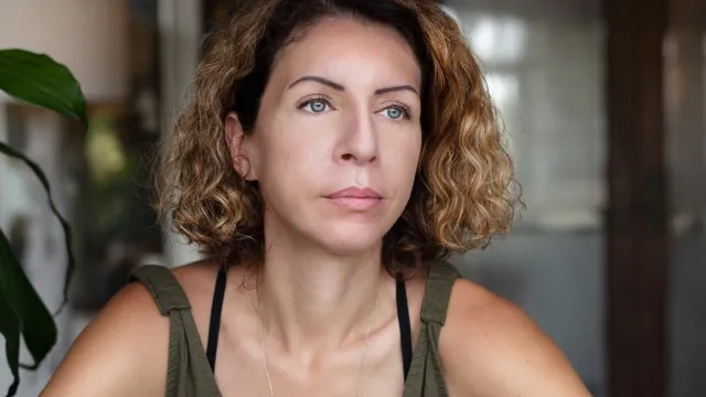 Ama contratada por mãe que viajou sem filhos morava a 2h de distância
