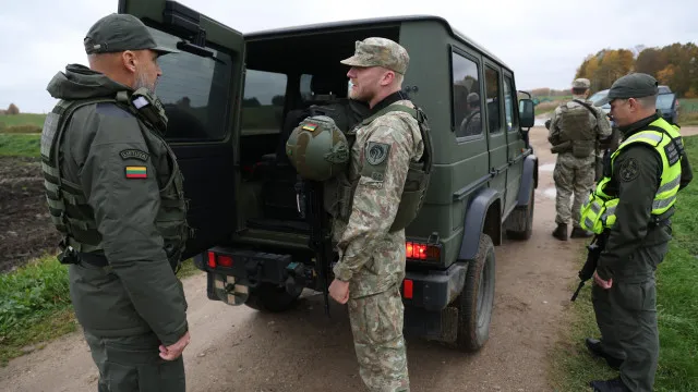 
                    Lituânia: Serviço militar obrigatório para homens a partir de 2032
                