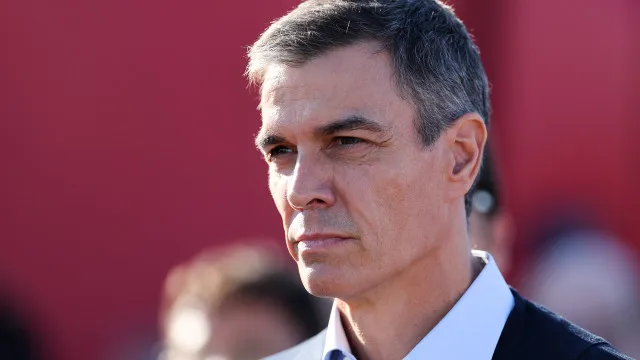 Sánchez reconhece "quebra de confiança" na rede ferroviária após acidente