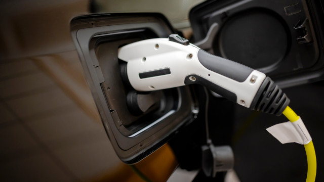 Chery anuncia tecnologia de carregamento para 500 km em cinco minutos