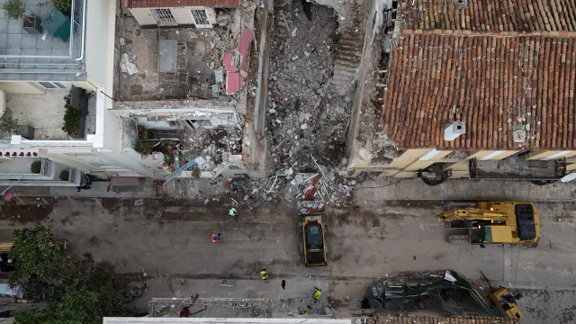 Três suspeitos detidos por explosão em Atenas que matou seis pessoas