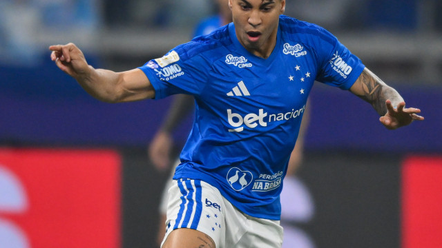 Kaio Jorge decide, e Cruzeiro vence Galo em jogo com susto de zagueiro