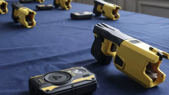 GNR e PSP vão receber 5.200 'bodycams' até 2027: O que se sabe até agora