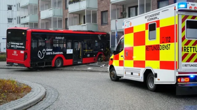 Alemanha: Autocarro colide com prédio. Há pelo menos 12 feridos, 4 graves
