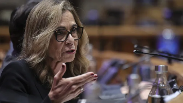 Ministra atribui saldo negativo do SNS a necessidades de financiamento