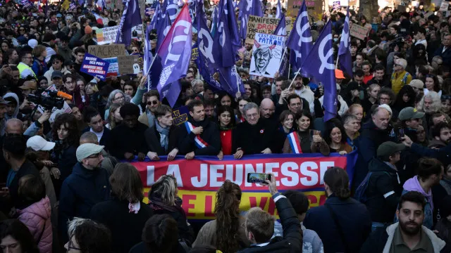Estudantes franceses mantêm protestos apesar dos apelos do Governo