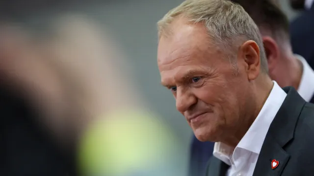 
                    Tusk acusa oposição e bots russos de quererem destruir Estado de Direito
                