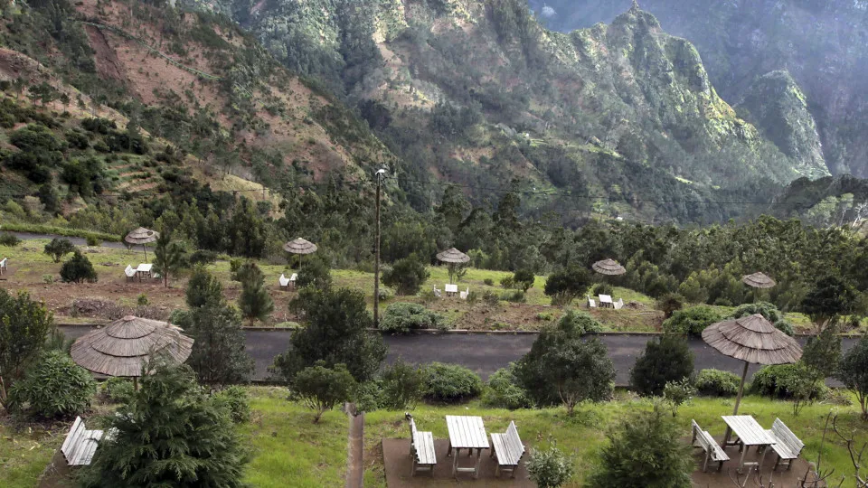 Operação de busca para encontrar casal de estrangeiros perdido nas serras da Madeira