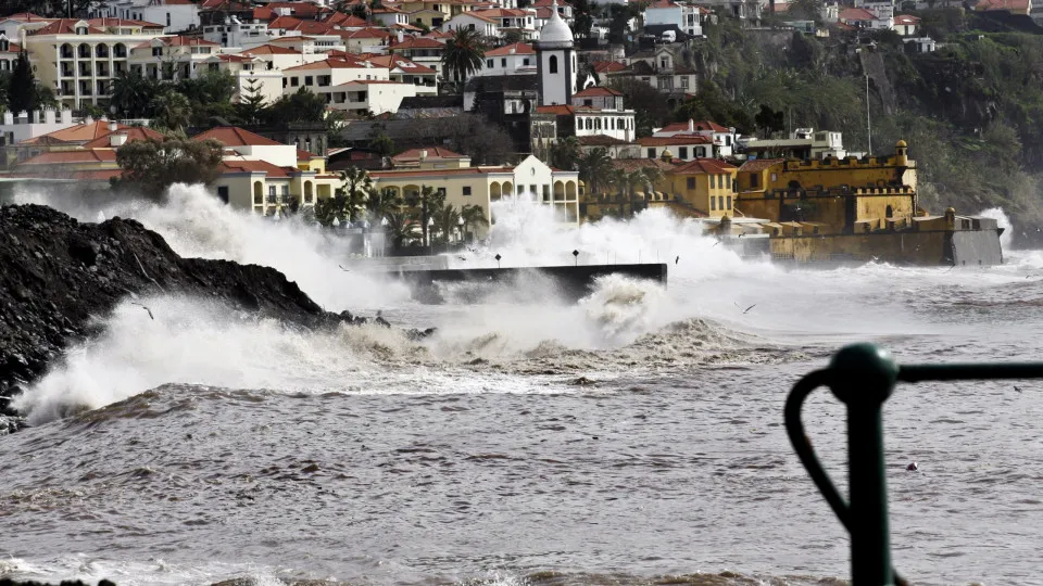 Capitania do Funchal emite aviso de vento forte para a Madeira