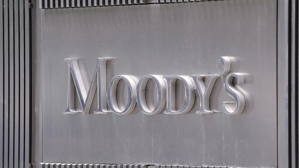 Moody's melhora rating de Moçambique mas alerta que riscos mantêm-se