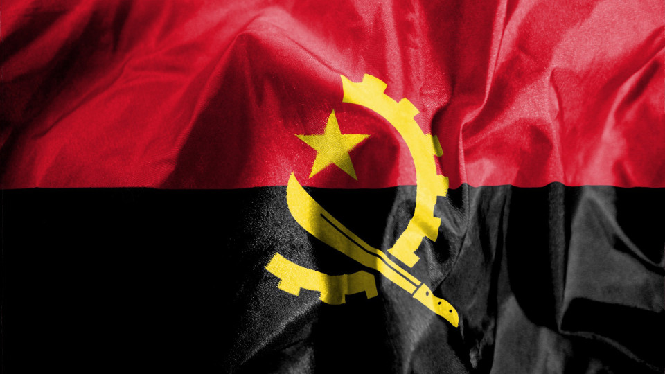 Angola encomenda navio de investigação científica de 60 milhões