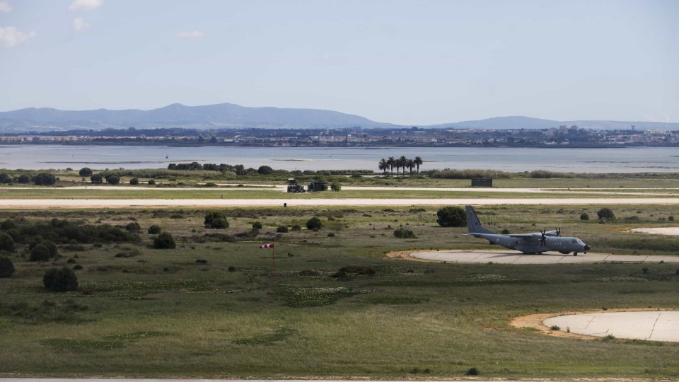 Aeroporto civil no Montijo avança independentemente do próximo Governo