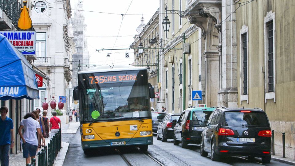 Circularam 151 dos 491 autocarros programados até às 6h30