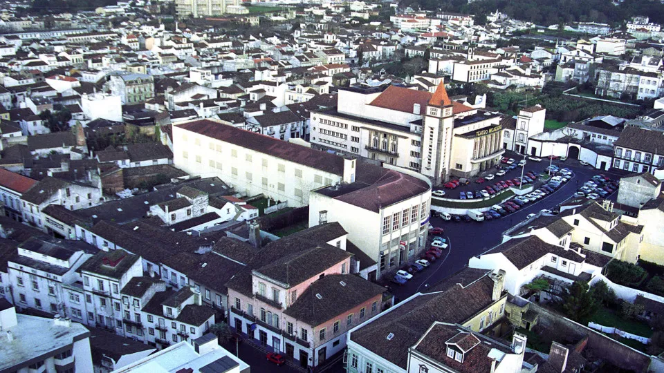 Teatro Micaelense prepara comemorações dos 75 anos