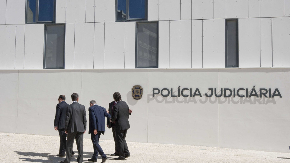 PJ deteve dois funcionários dos Serviços Prisionais por corrupção