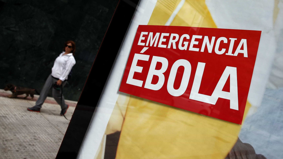Ébola: OMS considera possível acabar com epidemia até final do ano