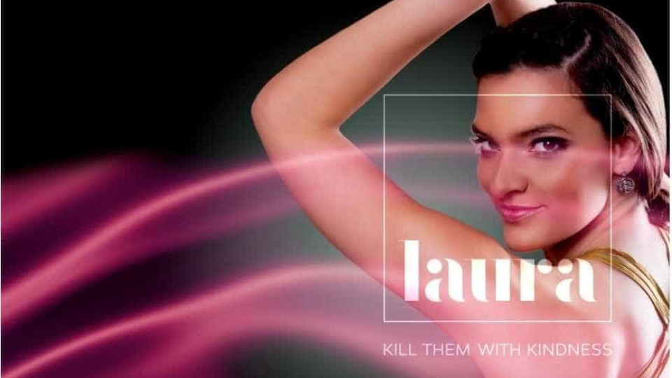 ‘Kill Them With Kindness’: O primeiro álbum de originais de Laura