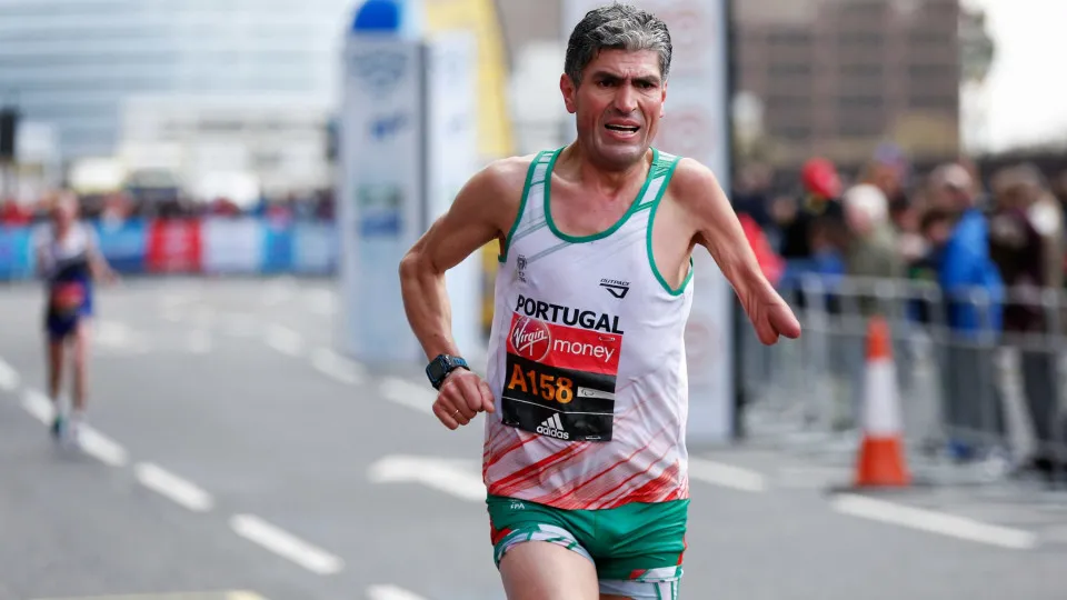 Manuel Mendes conquista quarto bronze luso na maratona classe T46