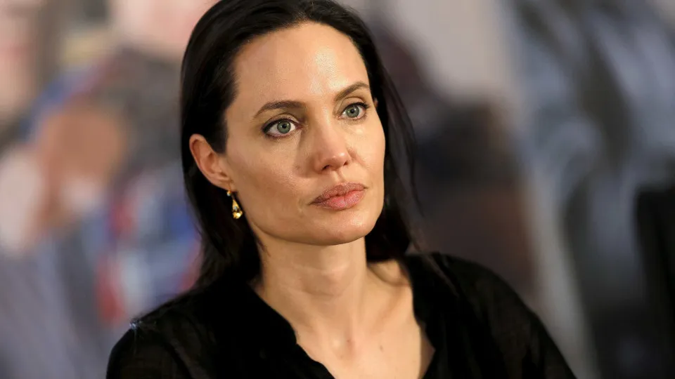 Depois do divórcio, veja a nova mansão de Angelina Jolie