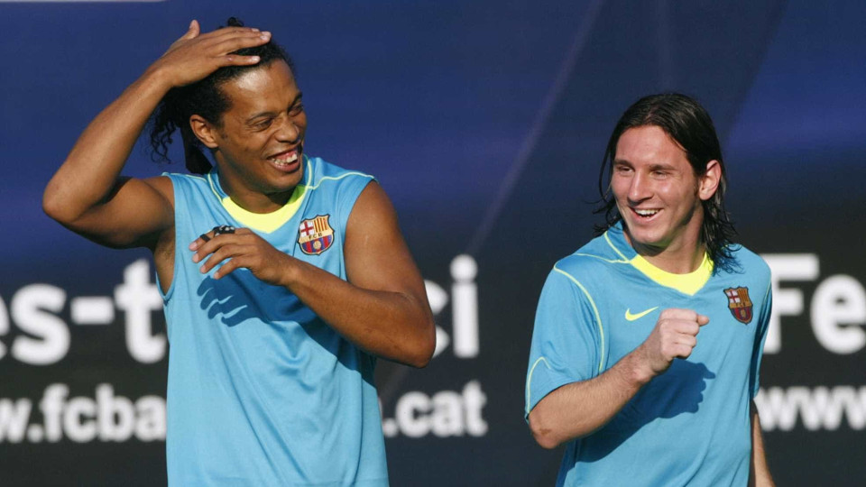Ronaldinho aponta o nome do sucessor de Messi