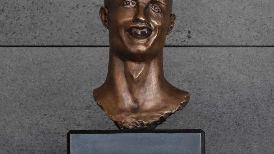 Acha que já viu todas as montagens do busto de Ronaldo? Pense duas vezes