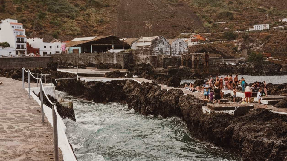 Tenerife: Onda atinge piscinas naturais, dois mortos e um desaparecido