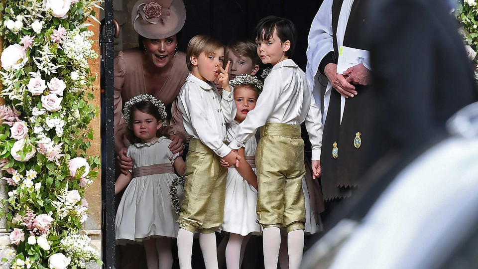 Kate Middleton exalta elegância no casamento da irmã