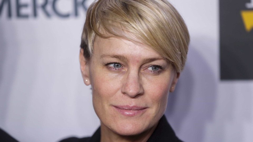 Sem medo, Robin Wright manifesta-se contra desigualdade salarial