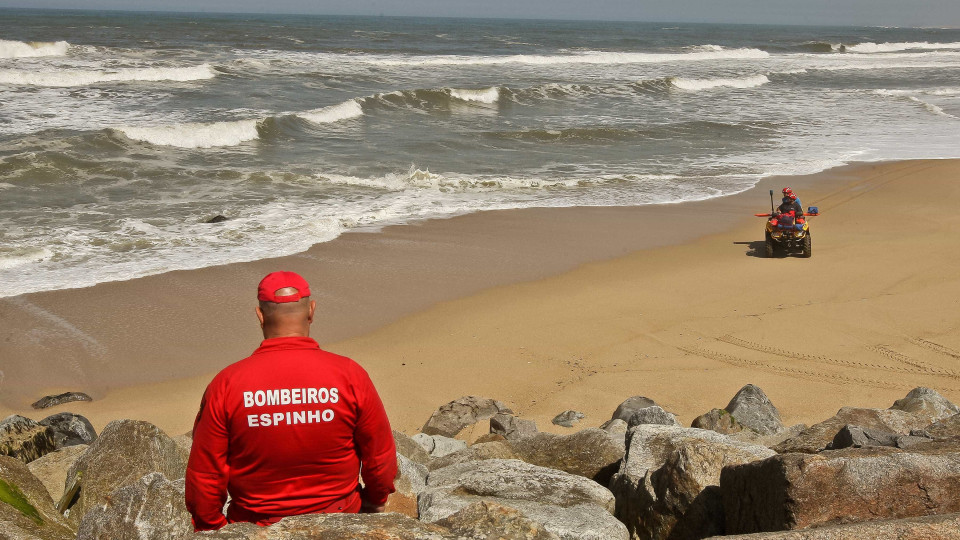 Corpo de segundo jovem desaparecido encontrado na Praia de Paramos