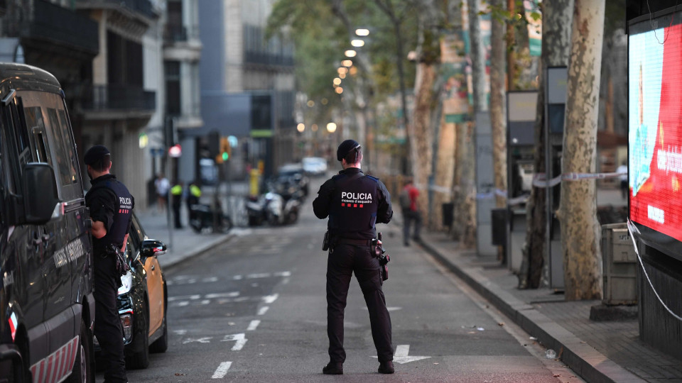 Polícia investiga possível ajuda prestada a autor do ataque em Barcelona