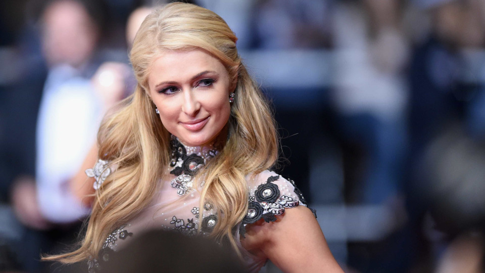 Paris Hilton recorda divulgação da 'sex tape' e mostra-se arrependida