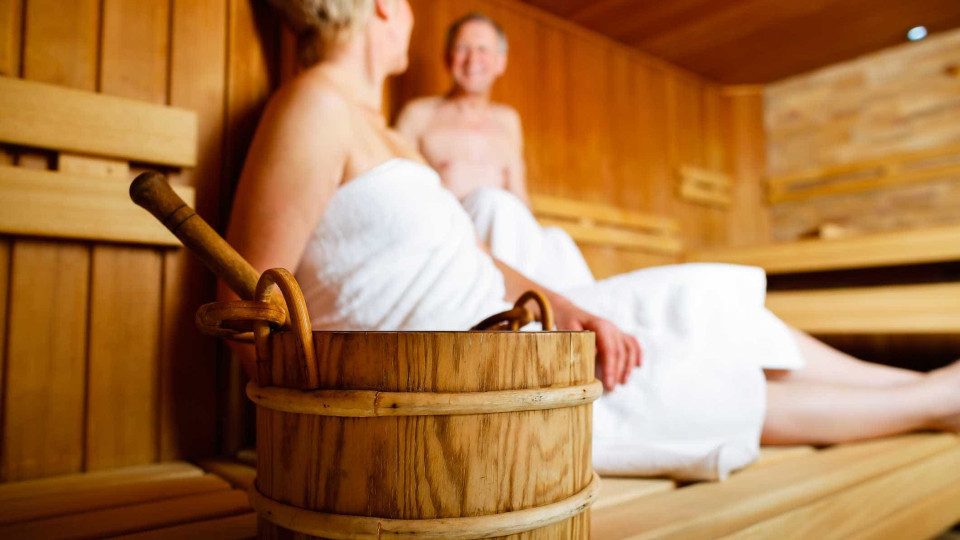 Ir à sauna com frequência poderá ajudar a reduzir a tensão arterial