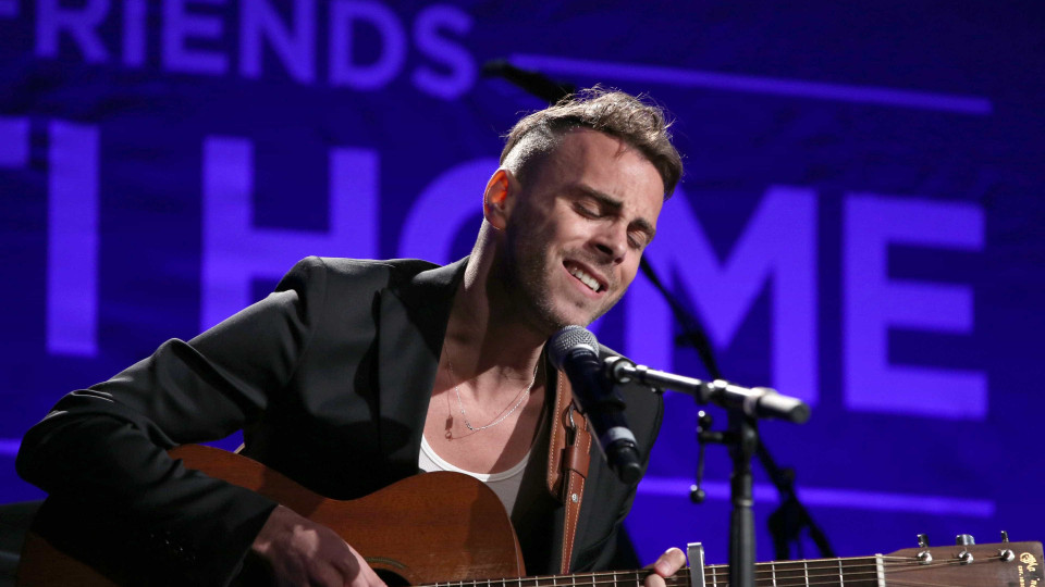 Cantor Asaf Avidan estreia-se em Portugal com concerto em Braga