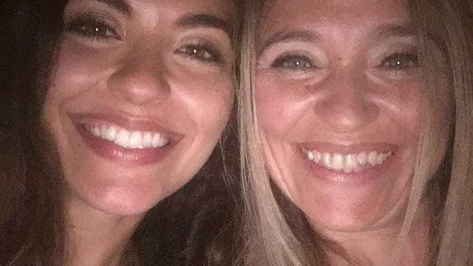 Atriz mostra foto rara: "Não é minha irmã. É a brasa da minha mãe"