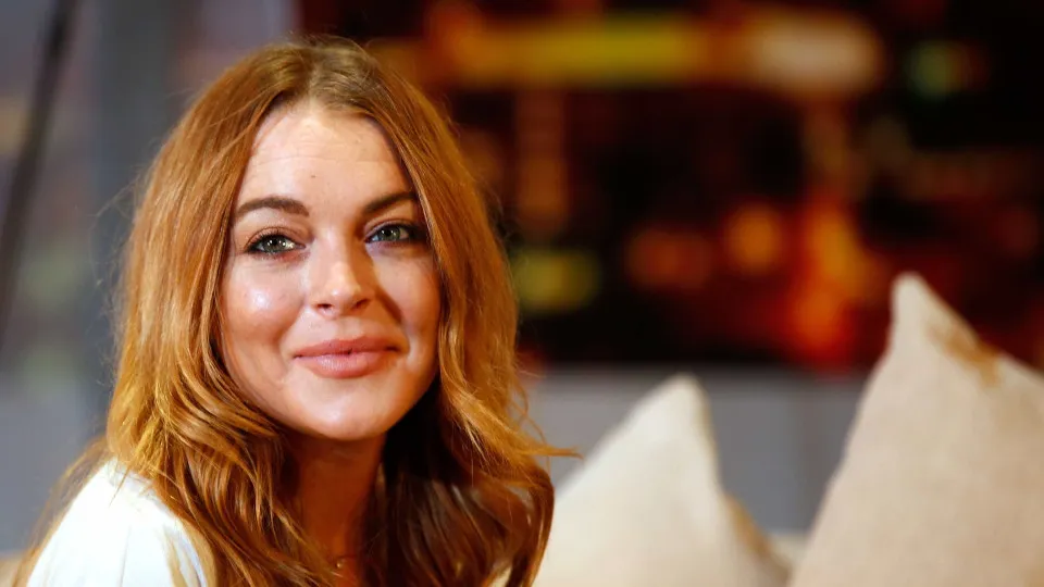 Lindsay Lohan muda-se de malas e bagagens para o Dubai