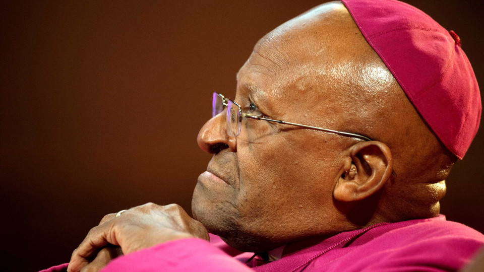 Nobel da Paz Desmond Tutu abandona cargo de embaixador da Oxfam