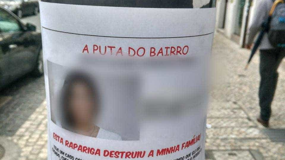 Há um cartaz espalhado pelas ruas de Lisboa que denuncia... uma traição
