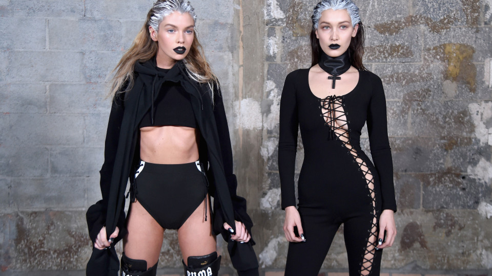 Bella Hadid e Stella Maxwell foram 'apanhadas' aos beijos no passado