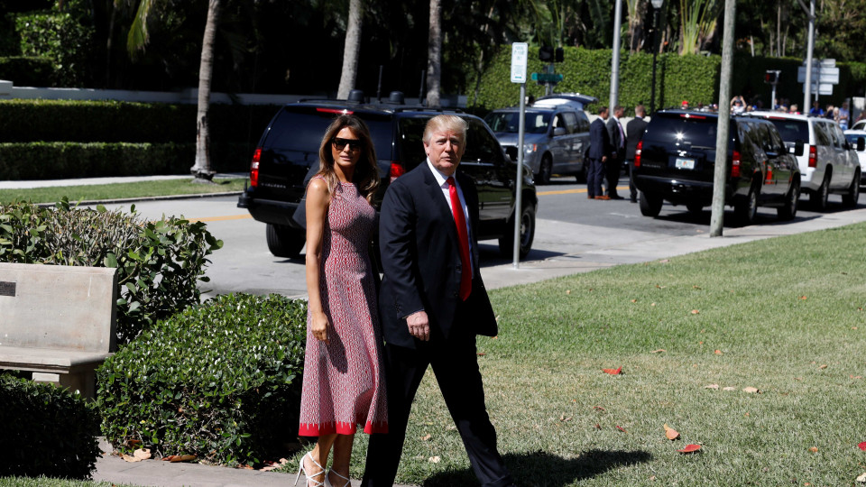 Look de Melania Trump chama a atenção durante a Páscoa
