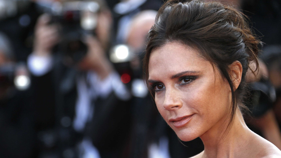 Na véspera do aniversário, Victoria Beckham posa junto dos filhos