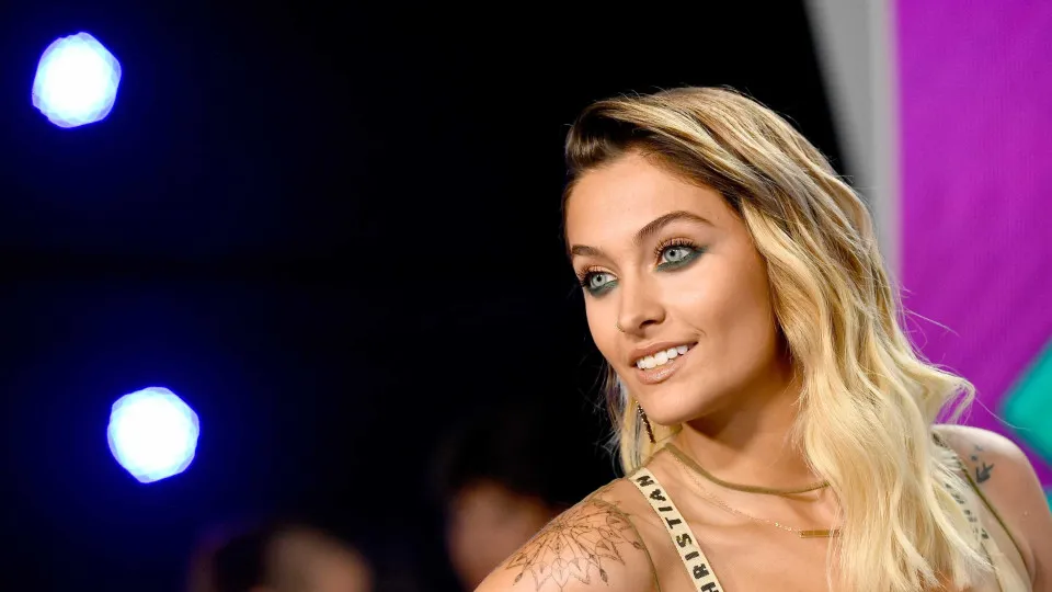 Paris Jackson desmente rumores sobre reabilitação