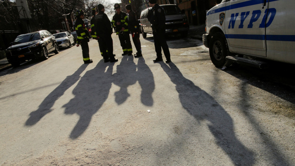 Cinco pessoas, entre elas crianças, esfaqueadas em creche em Nova Iorque