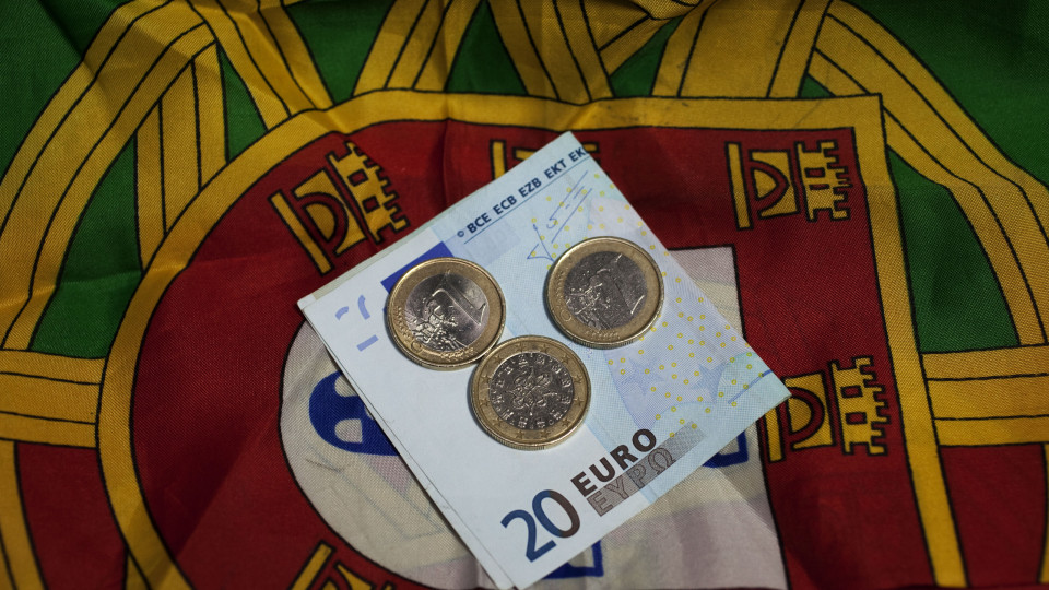Juros da dívida de Portugal descem a dois, a cinco e a 10 anos