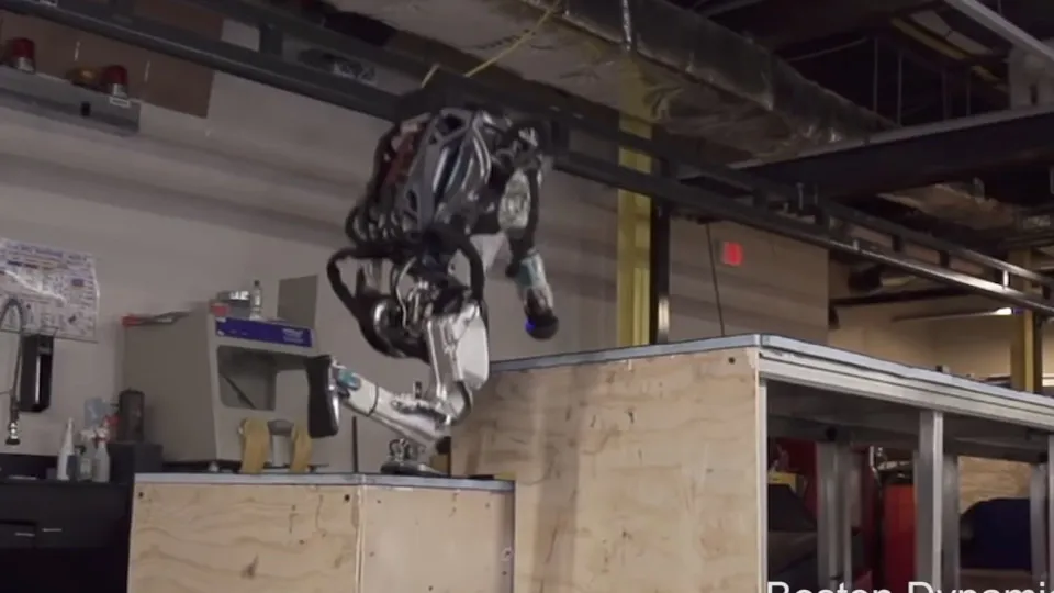 Robot da Boston Dynamics já é capaz de fazer 'parkour'