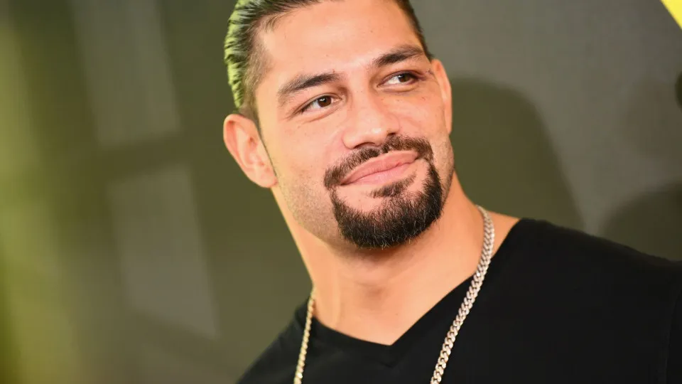 WWE: Roman Reigns abdica de título e vai parar para lutar contra leucemia