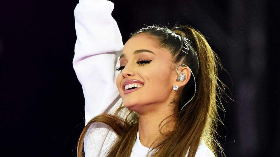 Ariana Grande tentou despedir-se da internet… mas arrependeu-se logo
