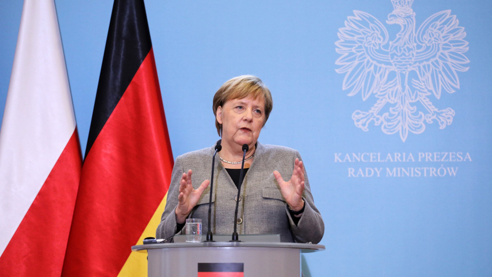 CDU reúne-se hoje para debater sucessão de Angela Merkel na liderança