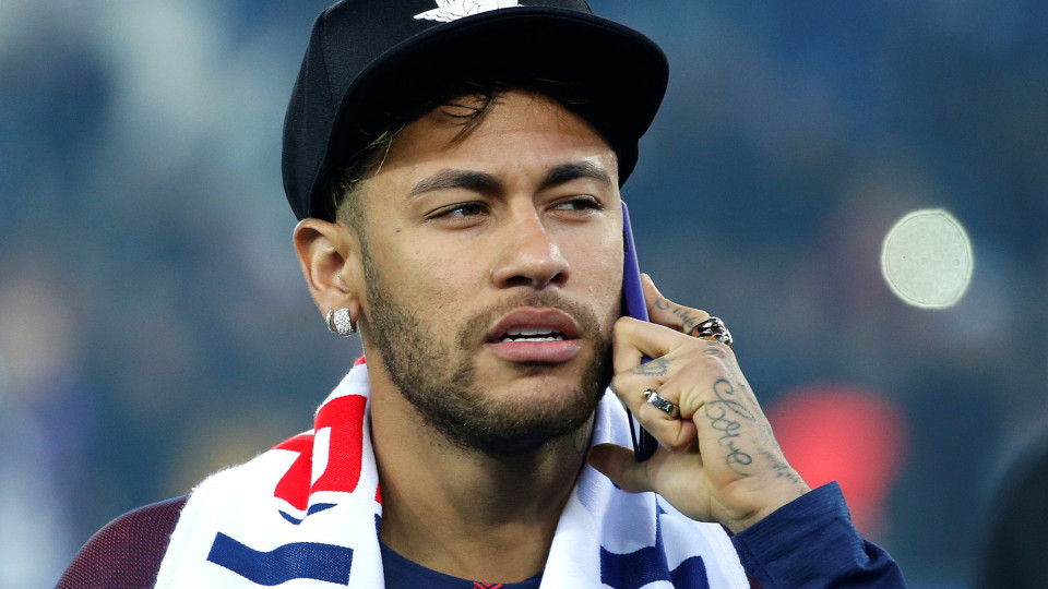 Neymar desmente rumores sobre alegado encontro com 'ex'