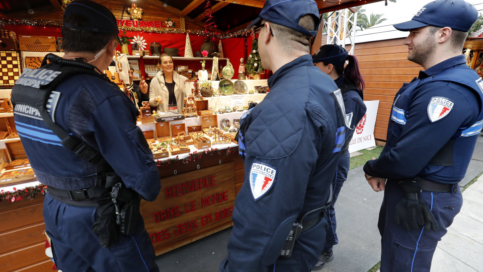 Mercado de Natal de Estrasburgo reabre 6.ª feira com plano de segurança 