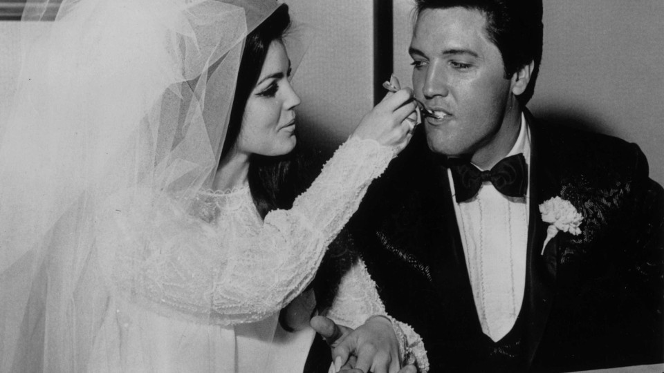 Priscilla Presley declara-se a Elvis Presley no dia do seu aniversário